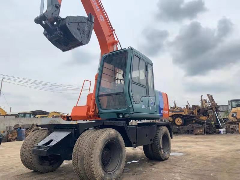 HITACHI EX120WD - Excavadora de ruedas: foto 3 HITACHI EX120WD - Excavadora de ruedas: foto 3