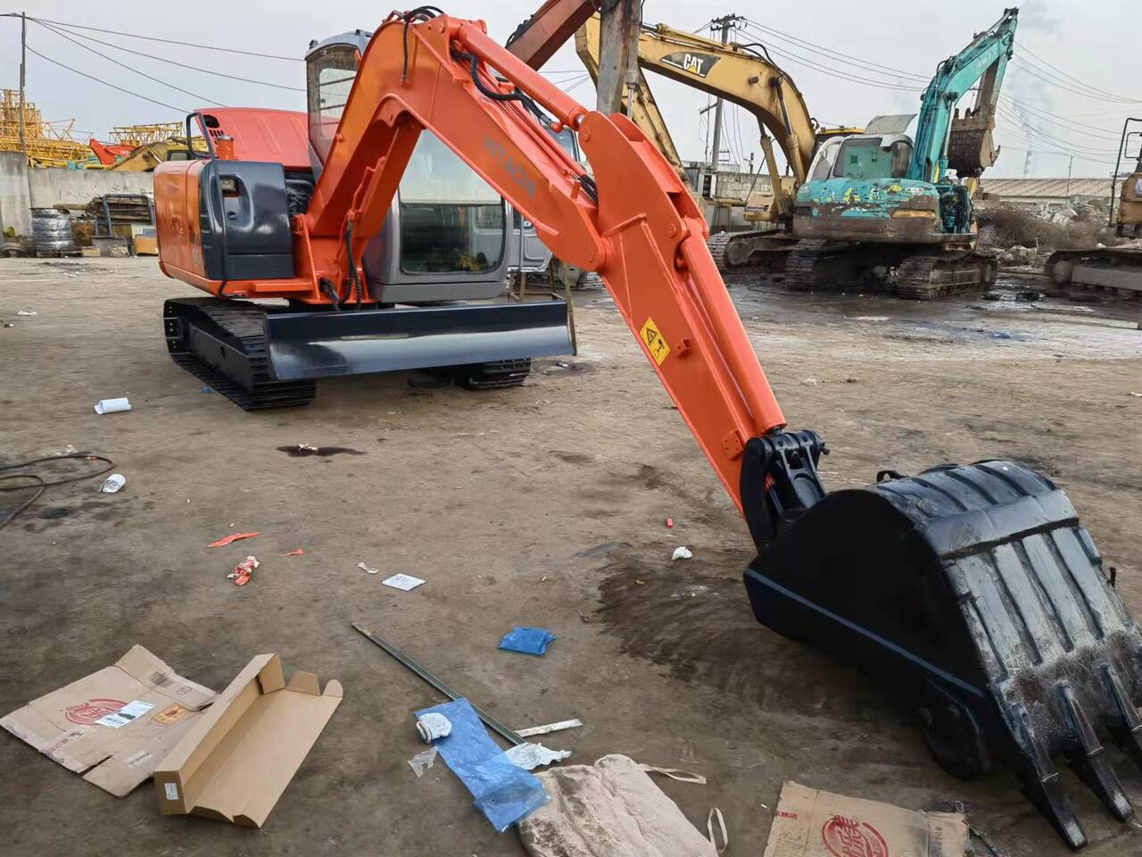 HITACHI ZX60 - Excavadora de cadenas: foto 2 HITACHI ZX60 - Excavadora de cadenas: foto 2