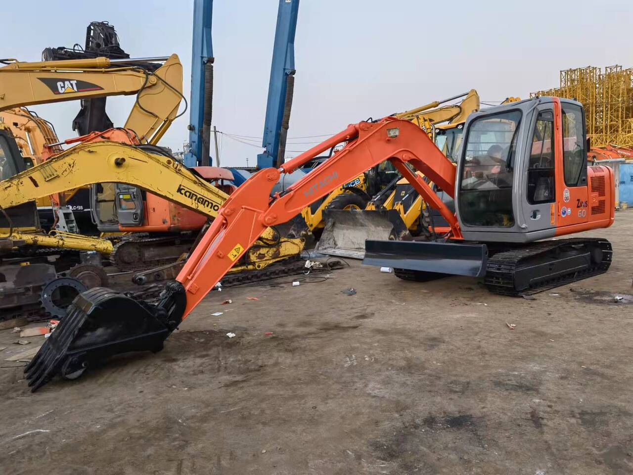 HITACHI ZX60 - Excavadora de cadenas: foto 3 HITACHI ZX60 - Excavadora de cadenas: foto 3