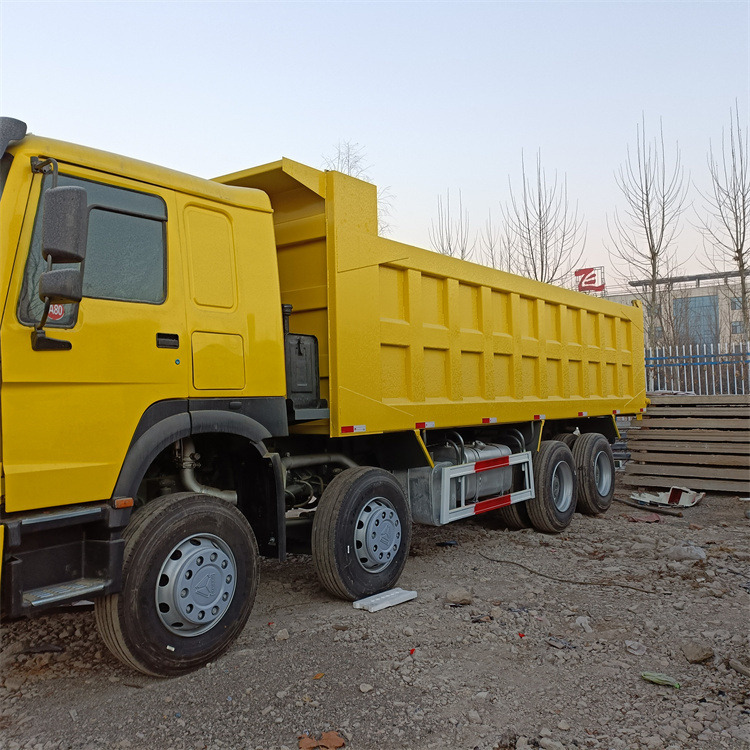 Camión volquete HOWO HOWO 8x4 371-Yellow Tipper: foto 10 Camión volquete HOWO HOWO 8x4 371-Yellow Tipper: foto 10
