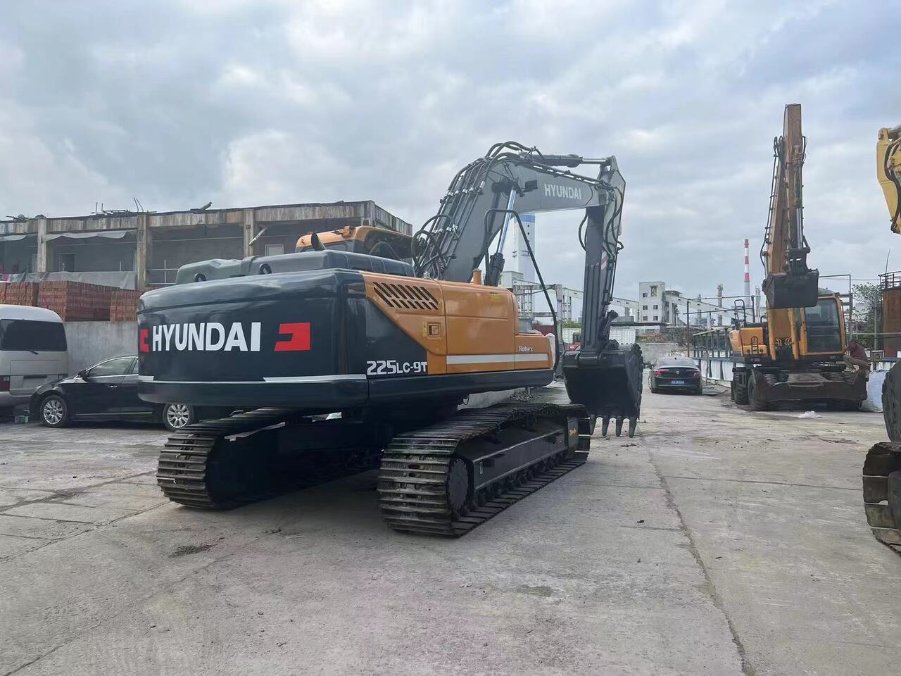 HYUNDAI 225LC-9T - Excavadora de cadenas: foto 5 HYUNDAI 225LC-9T - Excavadora de cadenas: foto 5