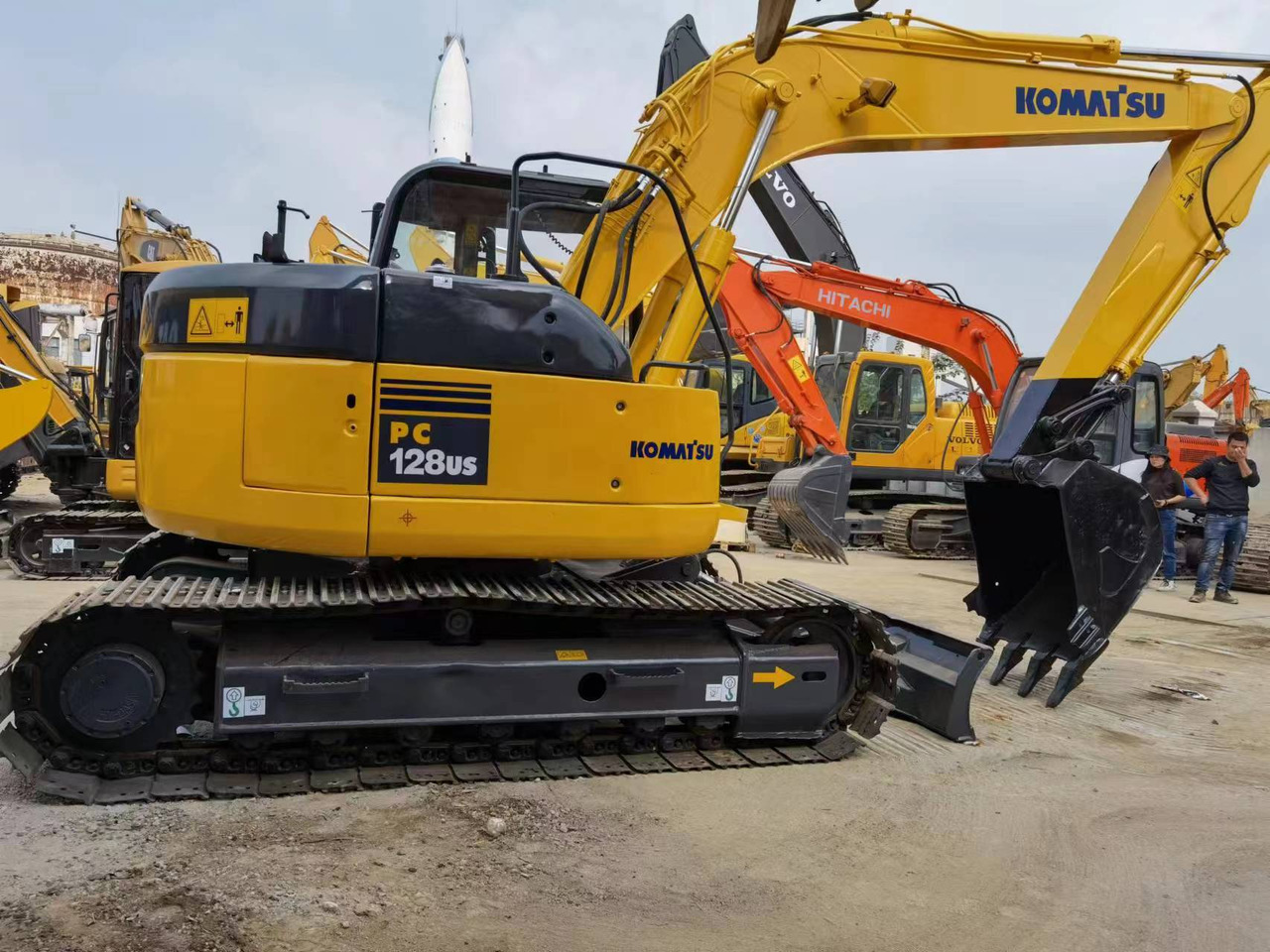 KOMATSU PC128 - Excavadora de cadenas: foto 1 KOMATSU PC128 - Excavadora de cadenas: foto 1
