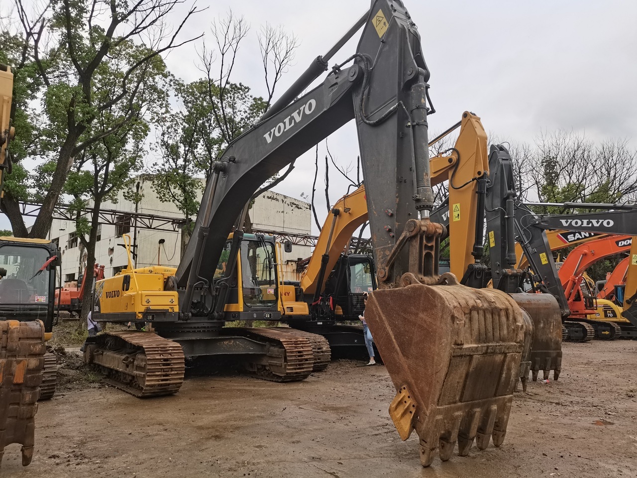 VOLVO EC290BLC - Excavadora de cadenas: foto 1 VOLVO EC290BLC - Excavadora de cadenas: foto 1