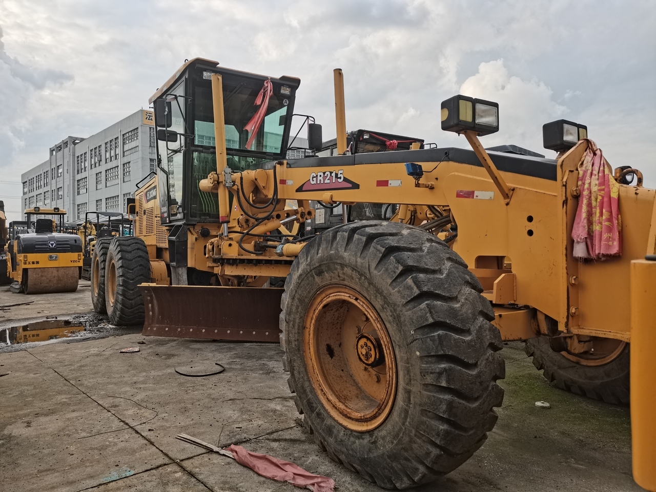 XCMG GR215 - Grader: foto 1 XCMG GR215 - Grader: foto 1