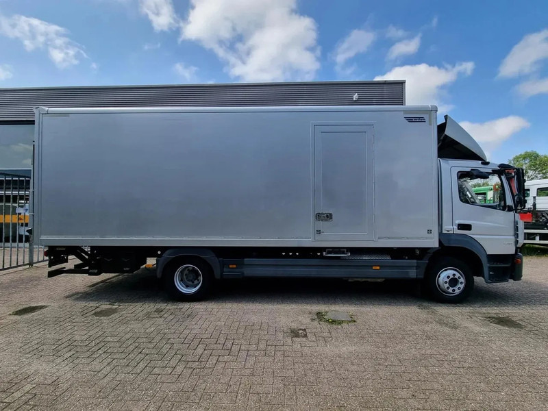 Mercedes-Benz Atego 1218 Koffer/ Ladebordwand/ Airco/ Grau Metallic - Camión caja cerrada: foto 2 Mercedes-Benz Atego 1218 Koffer/ Ladebordwand/ Airco/ Grau Metallic - Camión caja cerrada: foto 2