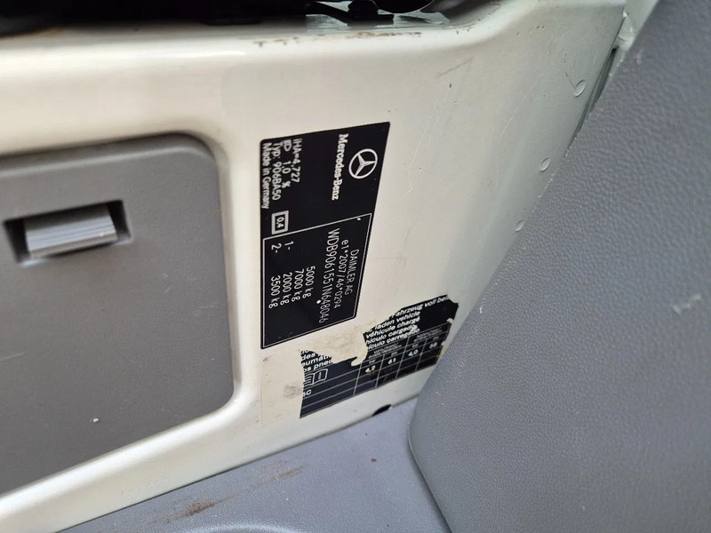 Furgoneta caja cerrada Mercedes-Benz Sprinter 513 CDI Koffer 21kub 130 pk Euro 5B GVW 3500 KG: foto 9 Furgoneta caja cerrada Mercedes-Benz Sprinter 513 CDI Koffer 21kub 130 pk Euro 5B GVW 3500 KG: foto 9