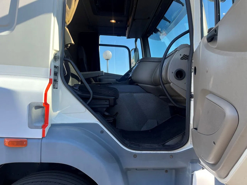 DAF CF 85 360 LOW MILEAGE HOLLAND TRUCK PERFECT CONDITION - Cabeza tractora: foto 4 DAF CF 85 360 LOW MILEAGE HOLLAND TRUCK PERFECT CONDITION - Cabeza tractora: foto 4