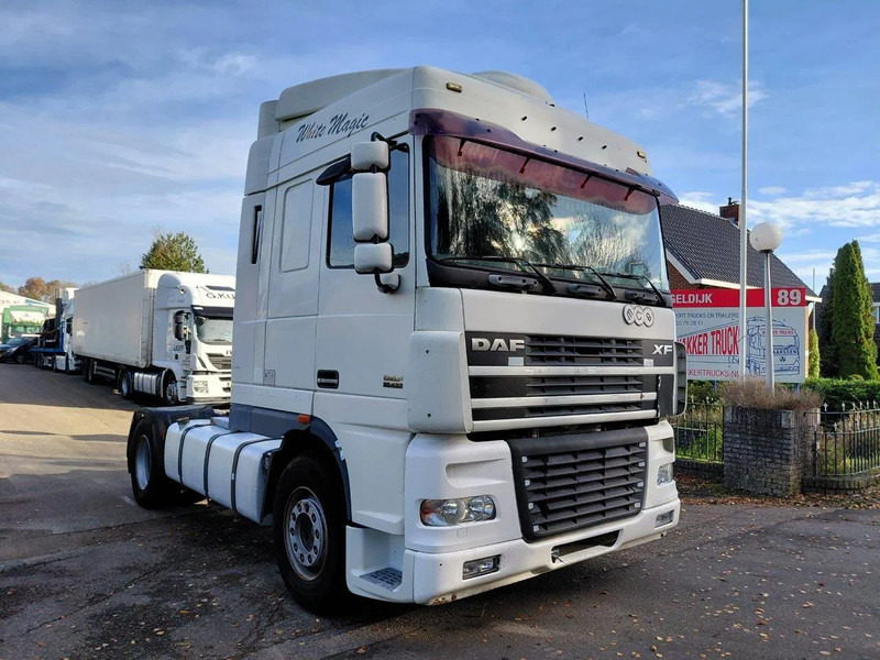 DAF XF 95.430 4x2 MANUAL ZF GEARBOX !! EURO 3 Engine !! - Cabeza tractora: foto 2 DAF XF 95.430 4x2 MANUAL ZF GEARBOX !! EURO 3 Engine !! - Cabeza tractora: foto 2