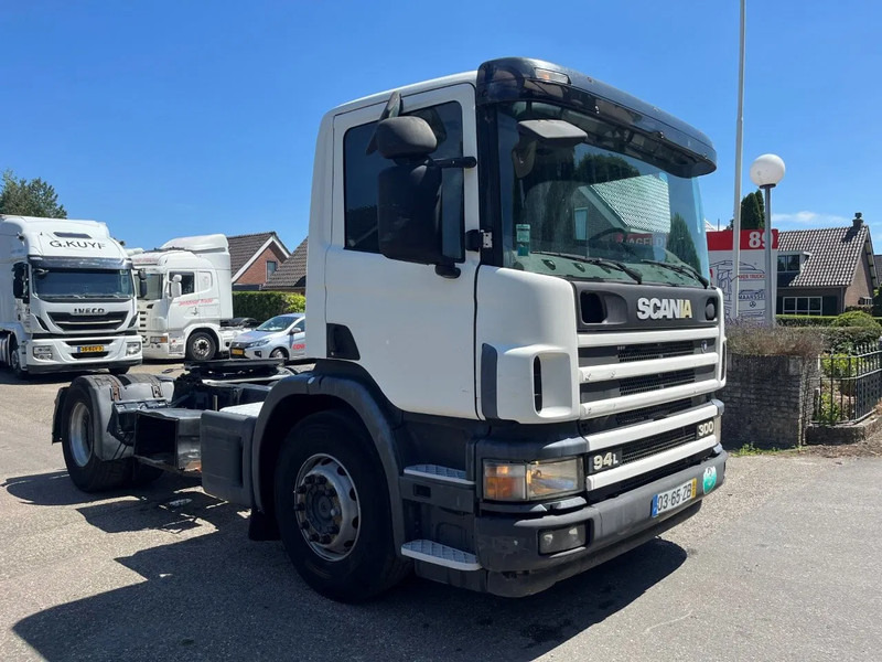 Scania P94-300 94 MANUAL GEARBOX AIRCO RETARDER 10-2004 - Cabeza tractora: foto 4 Scania P94-300 94 MANUAL GEARBOX AIRCO RETARDER 10-2004 - Cabeza tractora: foto 4