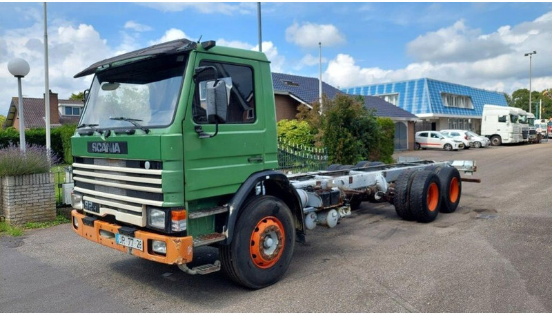 Scania P92 6x2 FULL STEEL MANUAL GEARBOX - Camión chasis: foto 1 Scania P92 6x2 FULL STEEL MANUAL GEARBOX - Camión chasis: foto 1