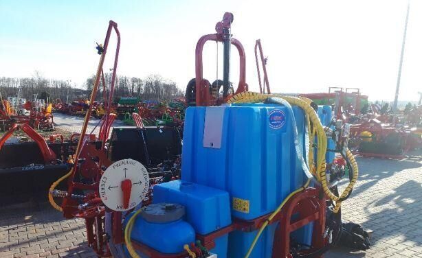 BIARZDKI Opryskiwacz zawieszany 1000 l / 15 - Pulverizador suspendido: foto 1 BIARZDKI Opryskiwacz zawieszany 1000 l / 15 - Pulverizador suspendido: foto 1
