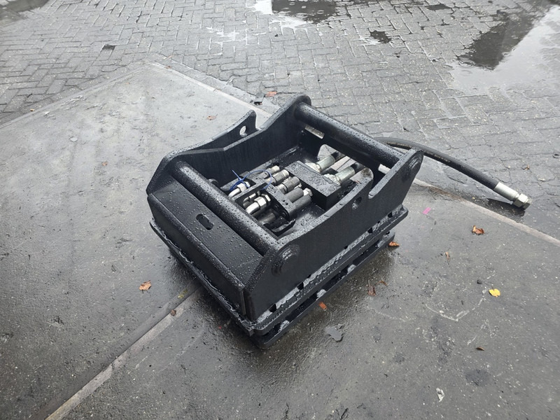 Kopplaat steelwrist oq80 oilquick 80 - Acoplamiento rápido para Maquinaria de construcción: foto 4 Kopplaat steelwrist oq80 oilquick 80 - Acoplamiento rápido para Maquinaria de construcción: foto 4