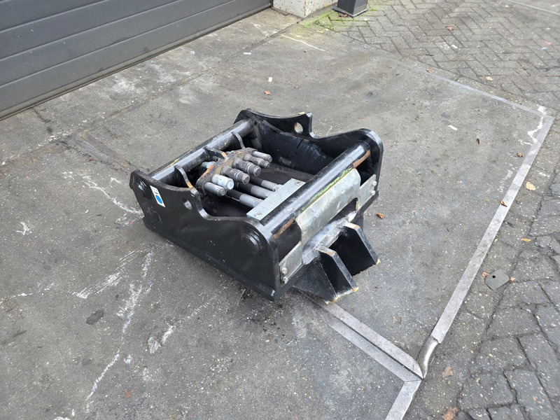 Oilquick kopplaat oq70/55 adaptor plate oilquick 70 55 steelwrist - Acoplamiento rápido para Maquinaria de construcción: foto 5 Oilquick kopplaat oq70/55 adaptor plate oilquick 70 55 steelwrist - Acoplamiento rápido para Maquinaria de construcción: foto 5