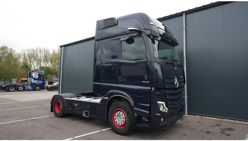 Mercedes-Benz ACTROS 1945 GIGASPACE 728.200KM - Cabeza tractora: foto 4 Mercedes-Benz ACTROS 1945 GIGASPACE 728.200KM - Cabeza tractora: foto 4