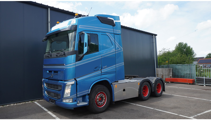 Volvo FH 540 6X4 EURO 6 GLOBETROTTER - Cabeza tractora: foto 3 Volvo FH 540 6X4 EURO 6 GLOBETROTTER - Cabeza tractora: foto 3