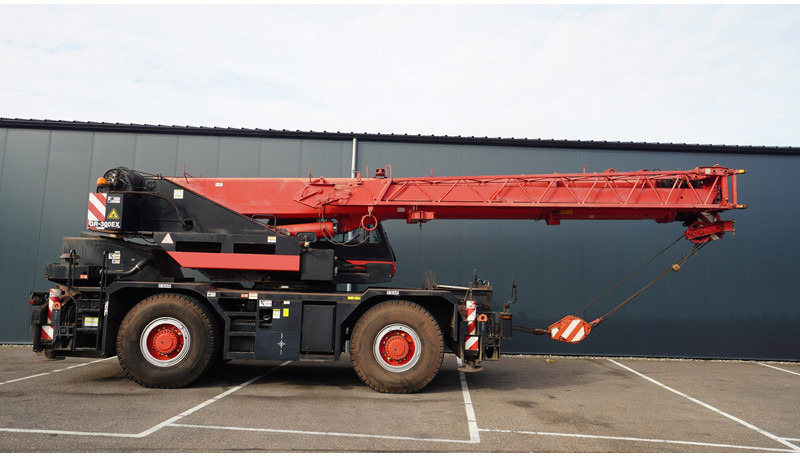 Tadano-Faun GR-300EX WITH JIB 4X4X4 ROUGH TERRAIN CRANE - Camión grúa: foto 2 Tadano-Faun GR-300EX WITH JIB 4X4X4 ROUGH TERRAIN CRANE - Camión grúa: foto 2