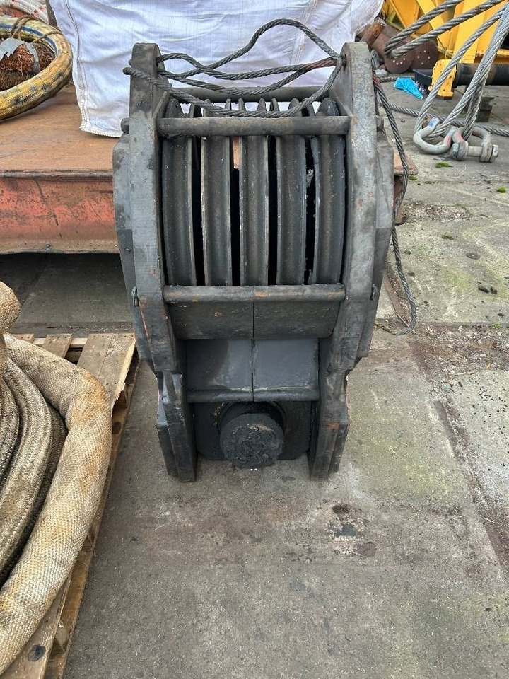 Grúa todo terreno Grove GMK 6250: foto 13 Grúa todo terreno Grove GMK 6250: foto 13