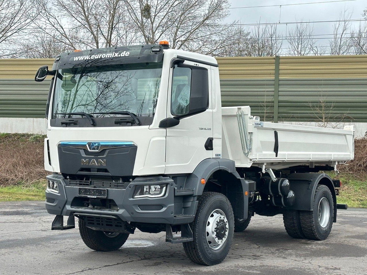 MAN TGM 18.320 4X4 Euro 6e Euromix 3-Seiten-Kipper - Camión volquete: foto 1 MAN TGM 18.320 4X4 Euro 6e Euromix 3-Seiten-Kipper - Camión volquete: foto 1