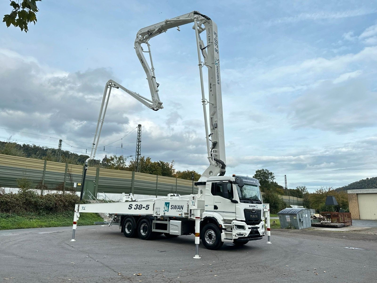 MAN TGS 26.510 6x4 SWAN TSP 38-5 160RZ ( 38m ) - Bomba de hormigón: foto 1 MAN TGS 26.510 6x4 SWAN TSP 38-5 160RZ ( 38m ) - Bomba de hormigón: foto 1