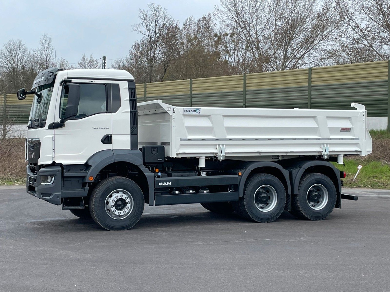 MAN TGS 33.440 6x4 /Euro6 3-Seiten-Kipper EuromixMTP - Camión volquete: foto 4 MAN TGS 33.440 6x4 /Euro6 3-Seiten-Kipper EuromixMTP - Camión volquete: foto 4