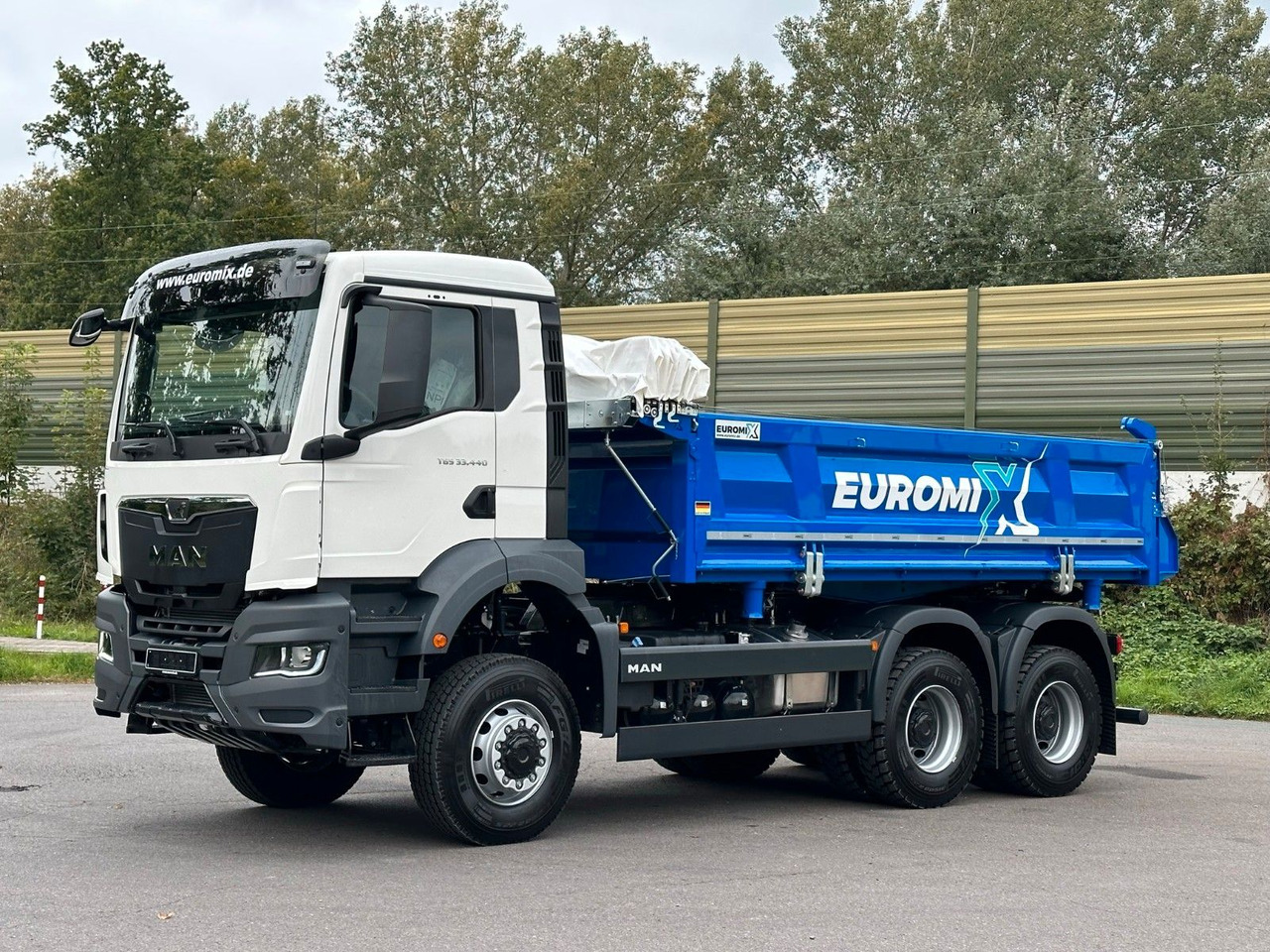 Leasing de  MAN TGS 33.440 6x6 /Euro6 3-Seiten-Kipper EuromixMTP MAN TGS 33.440 6x6 /Euro6 3-Seiten-Kipper EuromixMTP: foto 17
