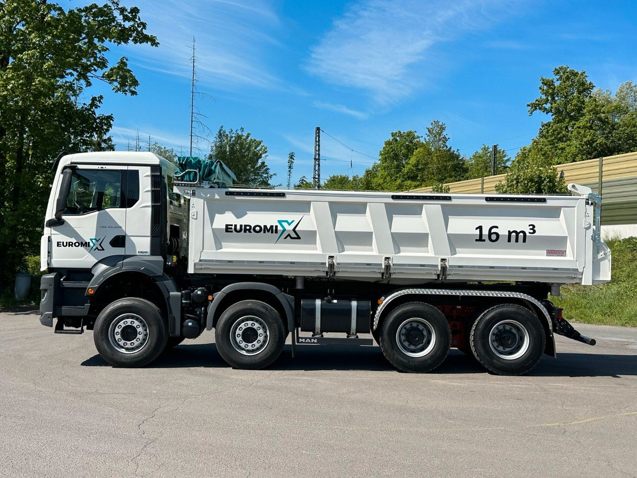 MAN TGS 35.520 8x4 EuromixMTP 3-Seiten-Kipper - Camión volquete: foto 2 MAN TGS 35.520 8x4 EuromixMTP 3-Seiten-Kipper - Camión volquete: foto 2