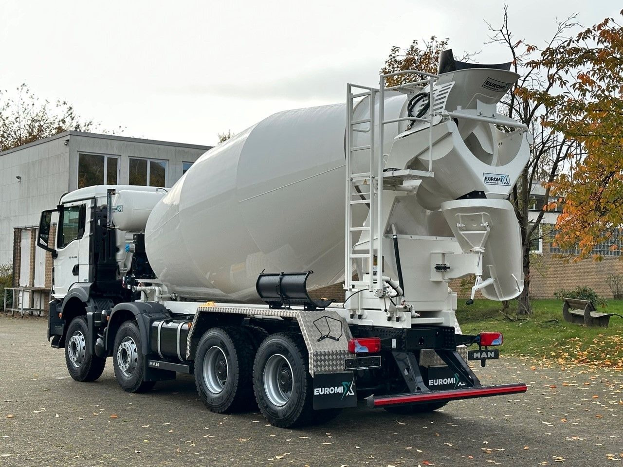MAN TGS 41.440 8x4 /Euro6e Euromix EM 12 R MAN TGS 41.440 8x4 /Euro6e Euromix EM 12 R - Camión hormigonera: foto 5 MAN TGS 41.440 8x4 /Euro6e Euromix EM 12 R MAN TGS 41.440 8x4 /Euro6e Euromix EM 12 R - Camión hormigonera: foto 5