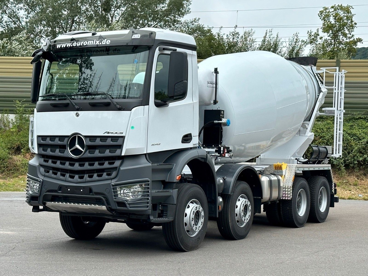 Mercedes-Benz AROCS 5 4142 B 8X4 Euro 3 EuromixMTP EM 10 - Camión hormigonera: foto 1 Mercedes-Benz AROCS 5 4142 B 8X4 Euro 3 EuromixMTP EM 10 - Camión hormigonera: foto 1