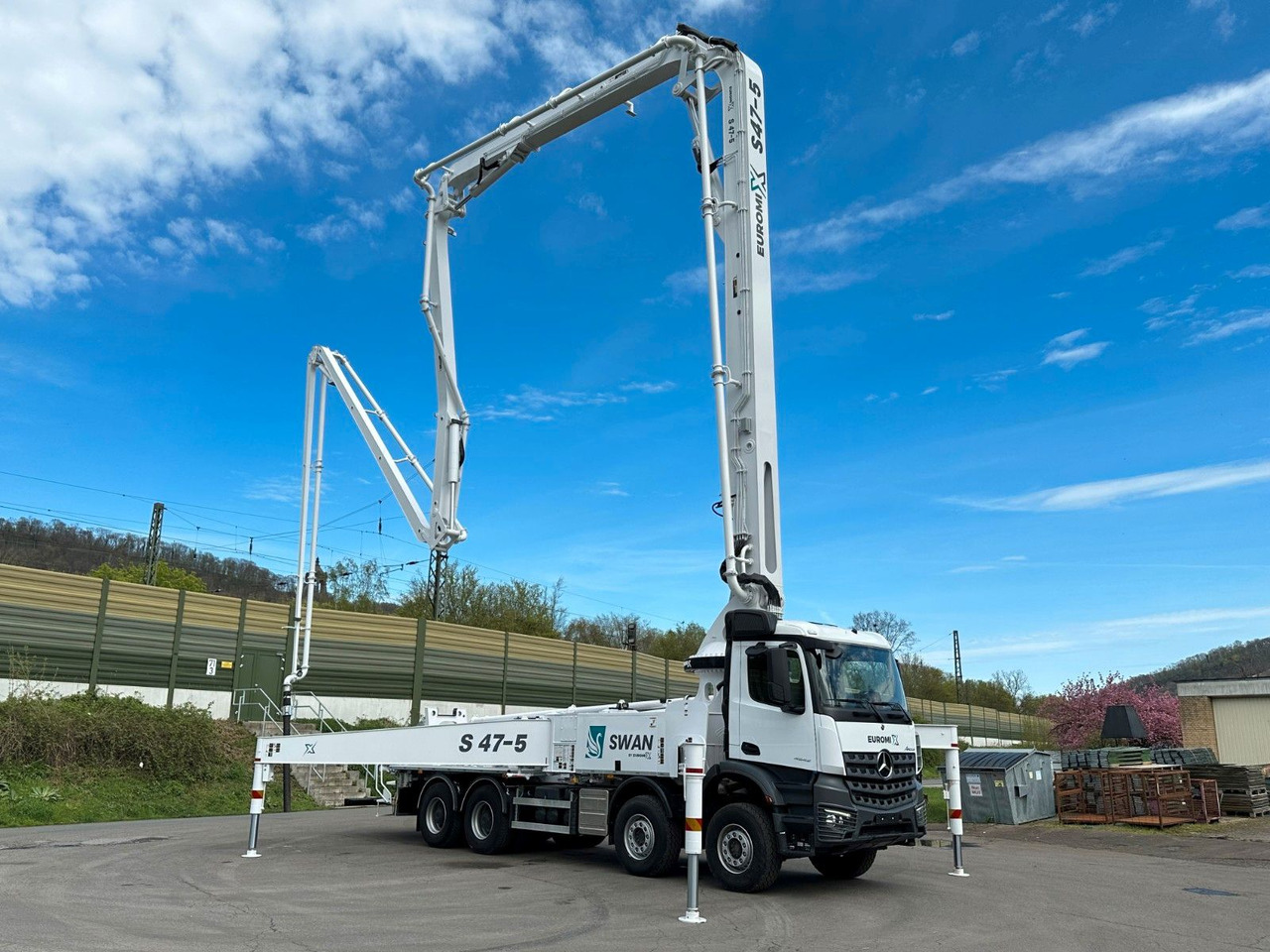 Mercedes-Benz Arocs 5 4542 8x4 SWAN TSP 47-5 160RZ ( 47m ) - Bomba de hormigón: foto 1 Mercedes-Benz Arocs 5 4542 8x4 SWAN TSP 47-5 160RZ ( 47m ) - Bomba de hormigón: foto 1