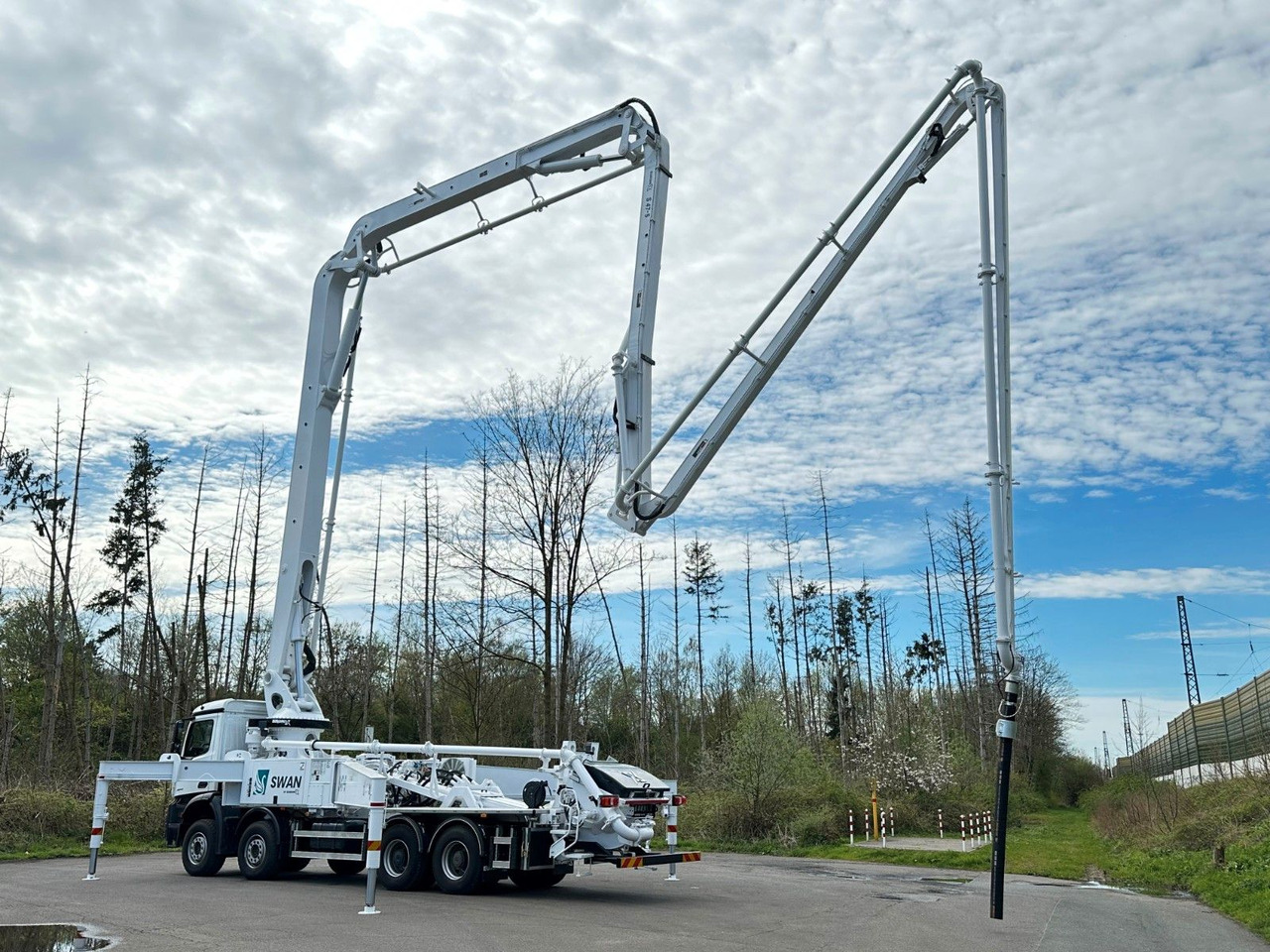 Mercedes-Benz Arocs 5 4542 8x4 SWAN TSP 47-5 160RZ ( 47m ) - Bomba de hormigón: foto 4 Mercedes-Benz Arocs 5 4542 8x4 SWAN TSP 47-5 160RZ ( 47m ) - Bomba de hormigón: foto 4