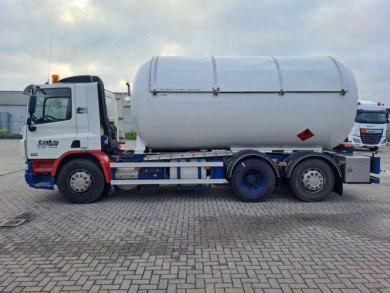 DAF FAN CF75. 6x2 -24030 Liter Gas tank truck ID 2.166 Rootselaar, flowmeter, pump, sunroof on tank - Camión cisterna: foto 4 DAF FAN CF75. 6x2 -24030 Liter Gas tank truck ID 2.166 Rootselaar, flowmeter, pump, sunroof on tank - Camión cisterna: foto 4