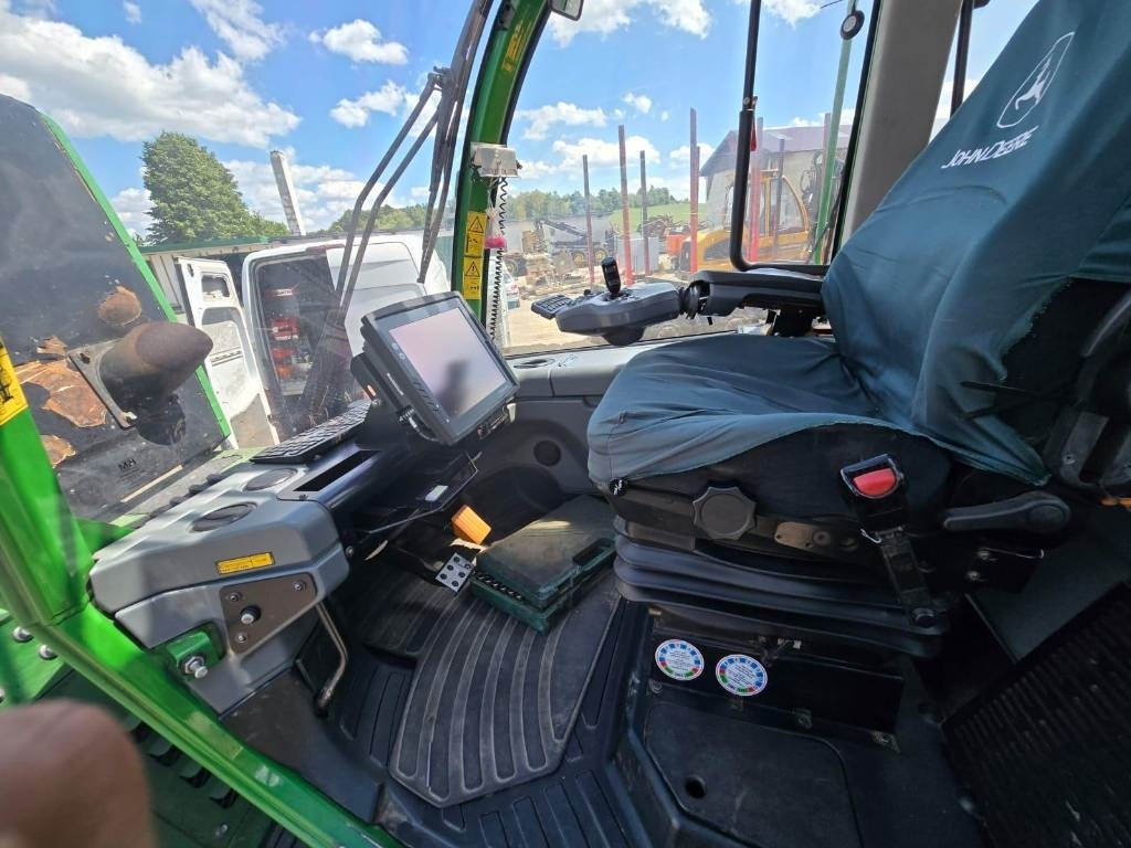 Autocargador John Deere 810 E: foto 9 Autocargador John Deere 810 E: foto 9