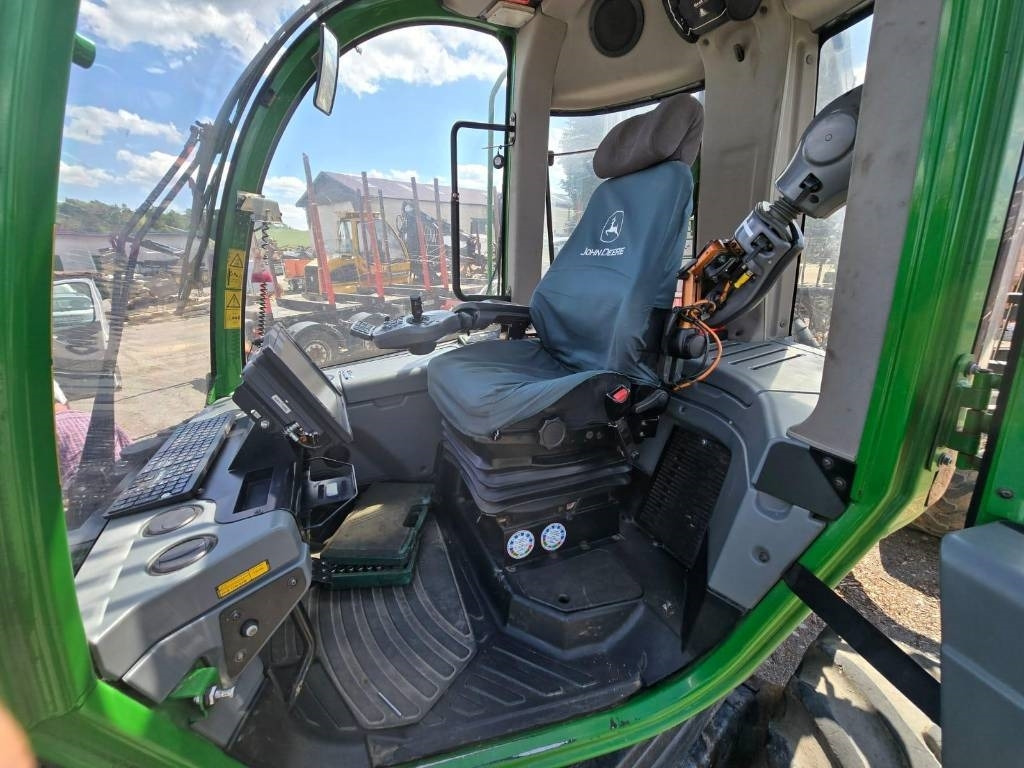 Autocargador John Deere 810 E: foto 8 Autocargador John Deere 810 E: foto 8