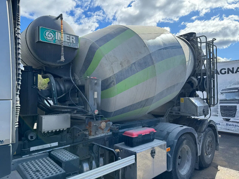 Volvo FM 370 6x2*4, 8m3 Mixer with Hyrdaulic slide, 2016 - Camión hormigonera: foto 4 Volvo FM 370 6x2*4, 8m3 Mixer with Hyrdaulic slide, 2016 - Camión hormigonera: foto 4