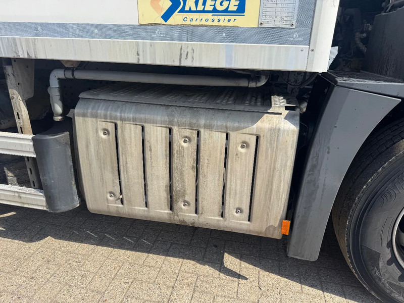 Mercedes-Benz Antos 1827 **BLUETEC 6-FRENCH TRUCK-8,70L BOX** - Camión frigorífico: foto 4 Mercedes-Benz Antos 1827 **BLUETEC 6-FRENCH TRUCK-8,70L BOX** - Camión frigorífico: foto 4