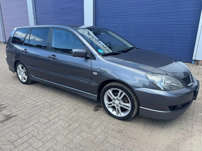 Mitsubishi Lancer **1600PETROL-AIRCO** - Coche: foto 1 Mitsubishi Lancer **1600PETROL-AIRCO** - Coche: foto 1