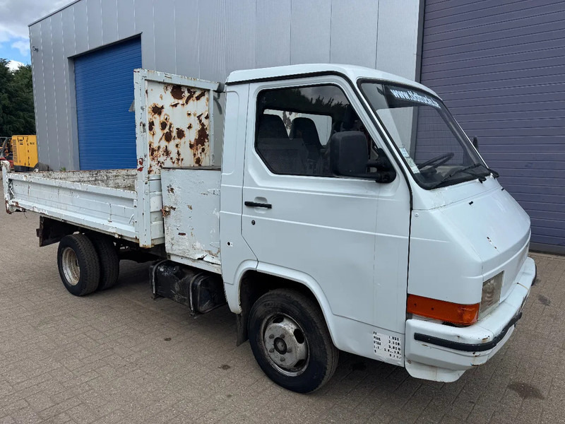 Nissan Trade **TIPPER/BENNE** - Furgoneta basculante: foto 3 Nissan Trade **TIPPER/BENNE** - Furgoneta basculante: foto 3