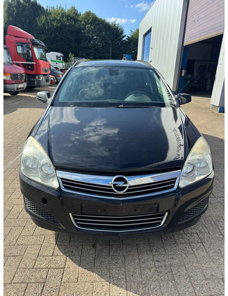 Opel Astra **1700CDTI-AIRCO-EURO 4** - Coche: foto 2 Opel Astra **1700CDTI-AIRCO-EURO 4** - Coche: foto 2