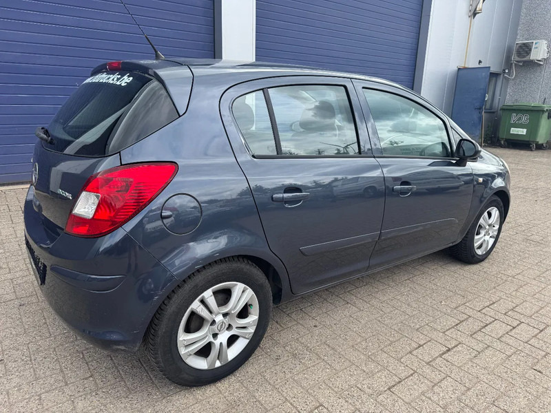 Opel Corsa **EURO4-AIRCO** - Sedan: foto 4 Opel Corsa **EURO4-AIRCO** - Sedan: foto 4