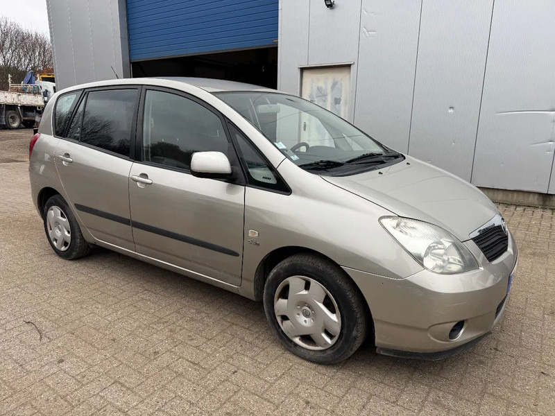 Toyota Corolla Verso **D4D-AIRCO** - Coche: foto 3 Toyota Corolla Verso **D4D-AIRCO** - Coche: foto 3