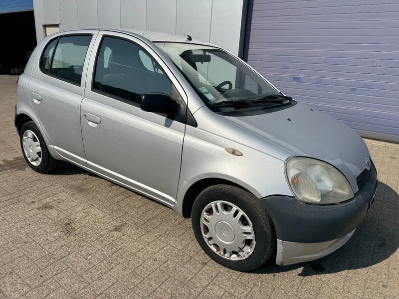 Toyota Yaris **PETROL-AIRCO** - Hatchback: foto 3 Toyota Yaris **PETROL-AIRCO** - Hatchback: foto 3