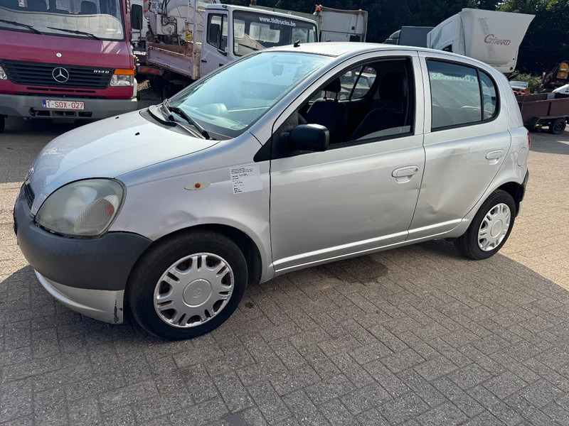 Toyota Yaris **PETROL-AIRCO** - Hatchback: foto 1 Toyota Yaris **PETROL-AIRCO** - Hatchback: foto 1