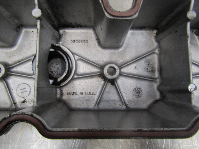 CUMMINS 6 CTA C SERIES ROCKER COVER P/NO 3930903 - Motor y piezas para Camión: foto 2 CUMMINS 6 CTA C SERIES ROCKER COVER P/NO 3930903 - Motor y piezas para Camión: foto 2