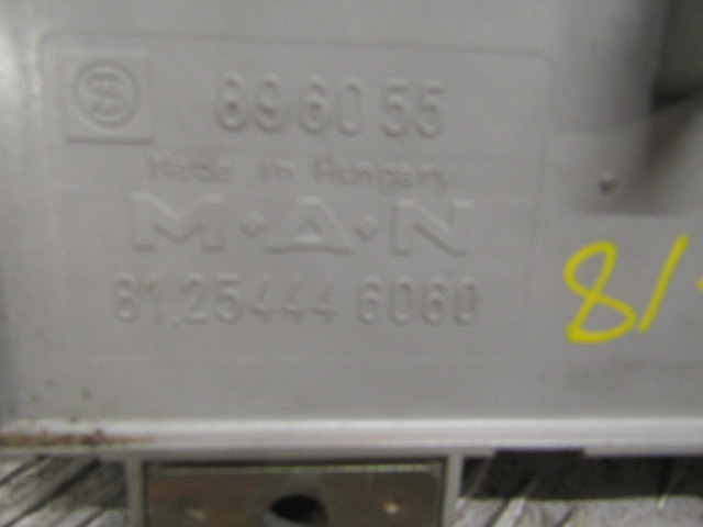 MAN 18.225 (2000 SERIES) FUSE BOARD P/NO 81.25444.6060 - Sistema eléctrico para Camión: foto 3 MAN 18.225 (2000 SERIES) FUSE BOARD P/NO 81.25444.6060 - Sistema eléctrico para Camión: foto 3