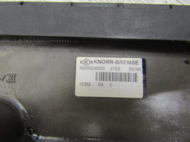 MAN TGS/TGX EBS MODULATOR P/NO 81.52106.6042 / K020024N00 - Piezas de freno para Camión: foto 2 MAN TGS/TGX EBS MODULATOR P/NO 81.52106.6042 / K020024N00 - Piezas de freno para Camión: foto 2