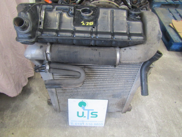 MERCEDES ATEGO 1823 RADIATOR / INTERCOOLER - Radiador para Camión: foto 2 MERCEDES ATEGO 1823 RADIATOR / INTERCOOLER - Radiador para Camión: foto 2
