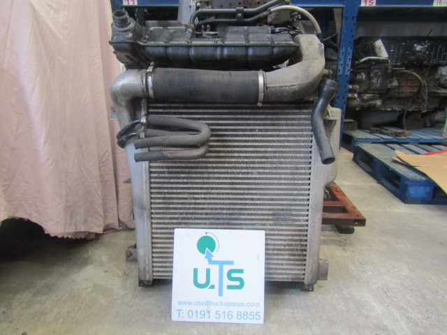 MERCEDES ATEGO 1823 RADIATOR / INTERCOOLER - Radiador para Camión: foto 1 MERCEDES ATEGO 1823 RADIATOR / INTERCOOLER - Radiador para Camión: foto 1