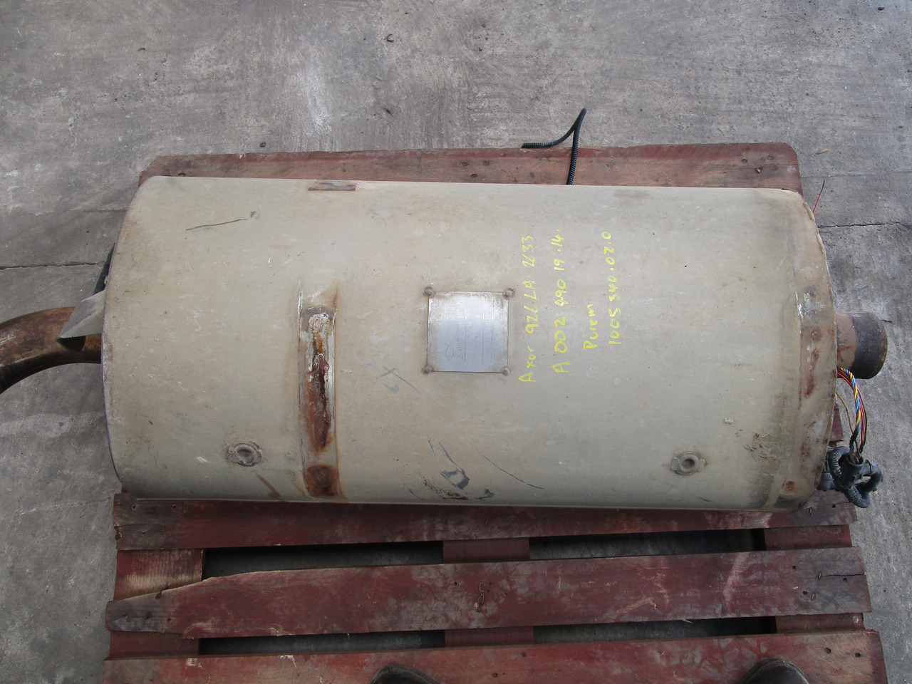 MERCEDES AXOR DPF CAT P/NO A0024901914 - Silenciador/ Sistema de escape para Camión: foto 3 MERCEDES AXOR DPF CAT P/NO A0024901914 - Silenciador/ Sistema de escape para Camión: foto 3