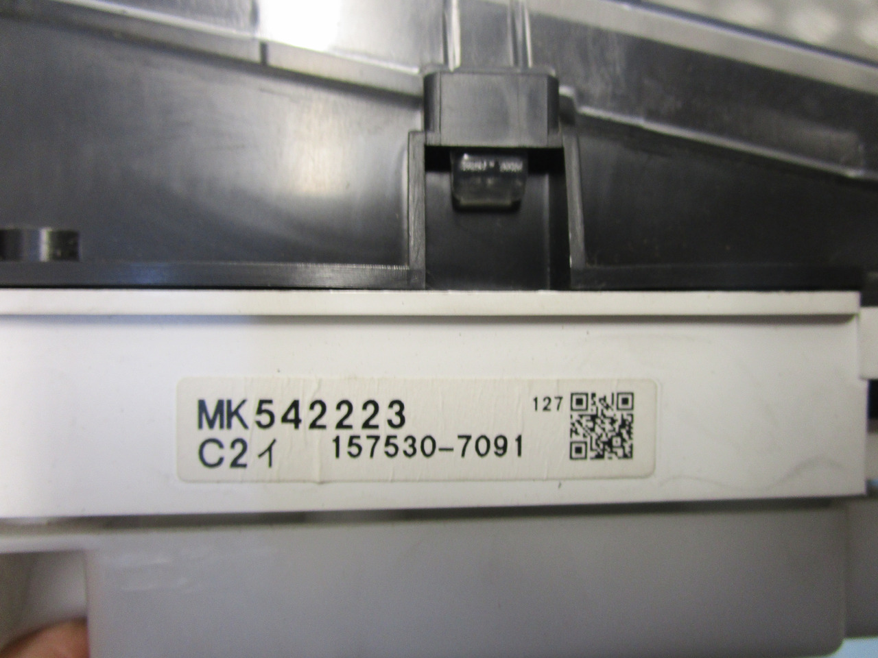 MITSUBISHI FUSO CLOCK CLUSTER P/NO MK542223 - Sistema eléctrico para Camión: foto 2 MITSUBISHI FUSO CLOCK CLUSTER P/NO MK542223 - Sistema eléctrico para Camión: foto 2