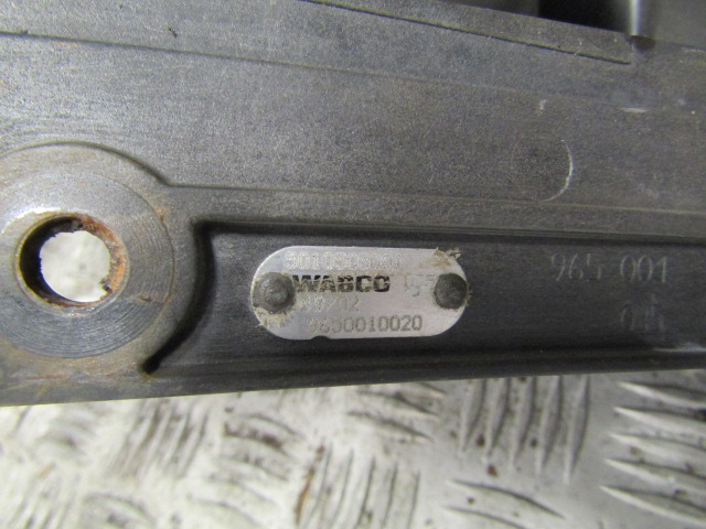 RENAULT MIDLUM DCI PEDAL BOX INC BRAKE VALVE + CLUTCH CYLINDER - Cabina e interior para Camión: foto 4 RENAULT MIDLUM DCI PEDAL BOX INC BRAKE VALVE + CLUTCH CYLINDER - Cabina e interior para Camión: foto 4